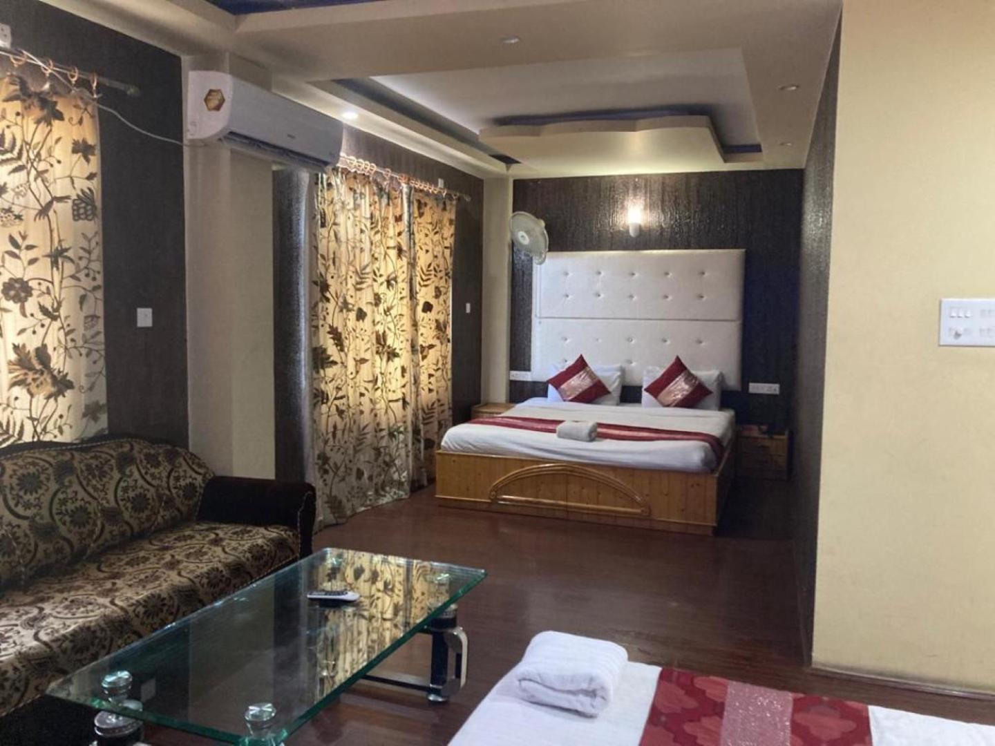 Hotel Shefaf Durgjan エクステリア 写真