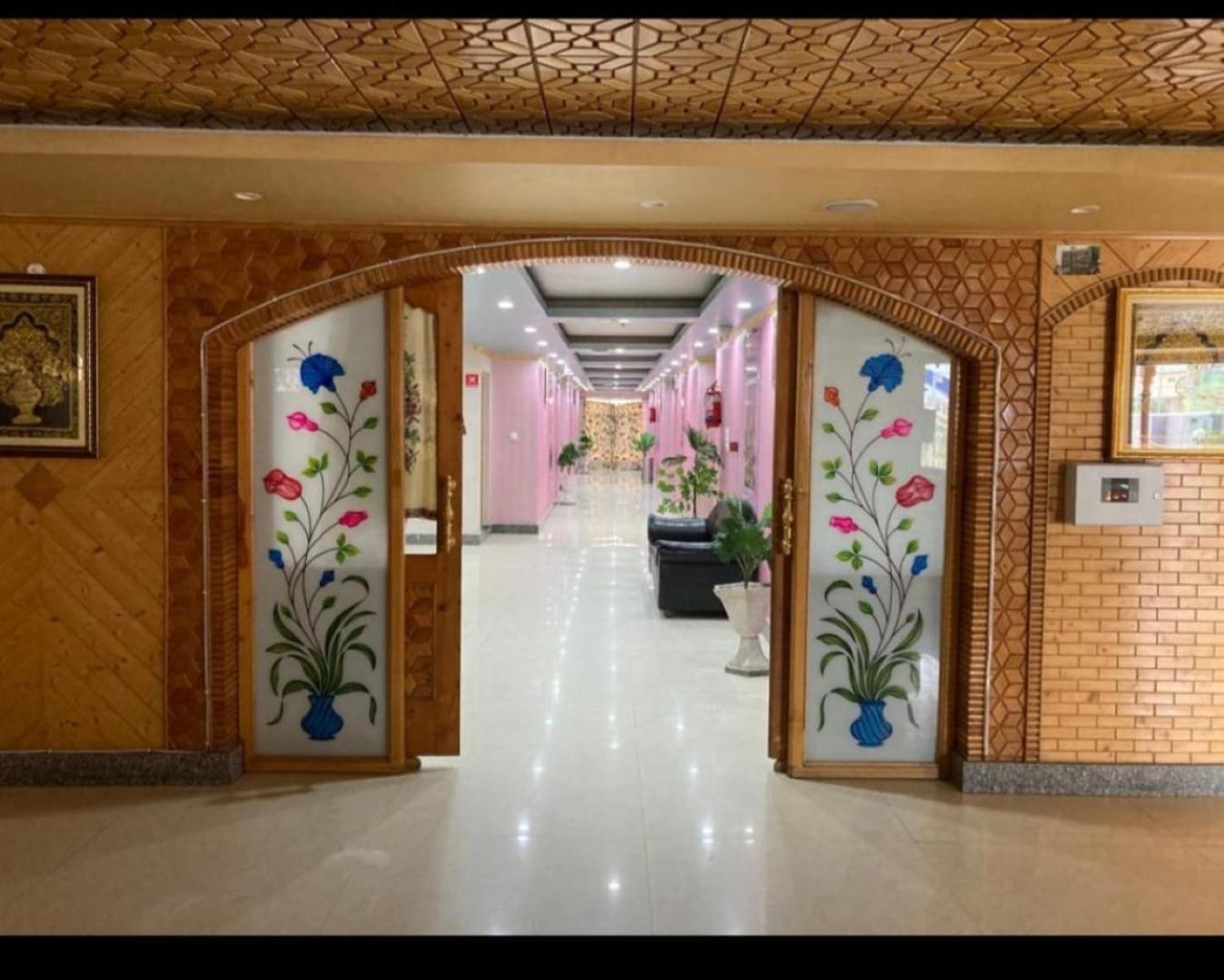 Hotel Shefaf Durgjan エクステリア 写真