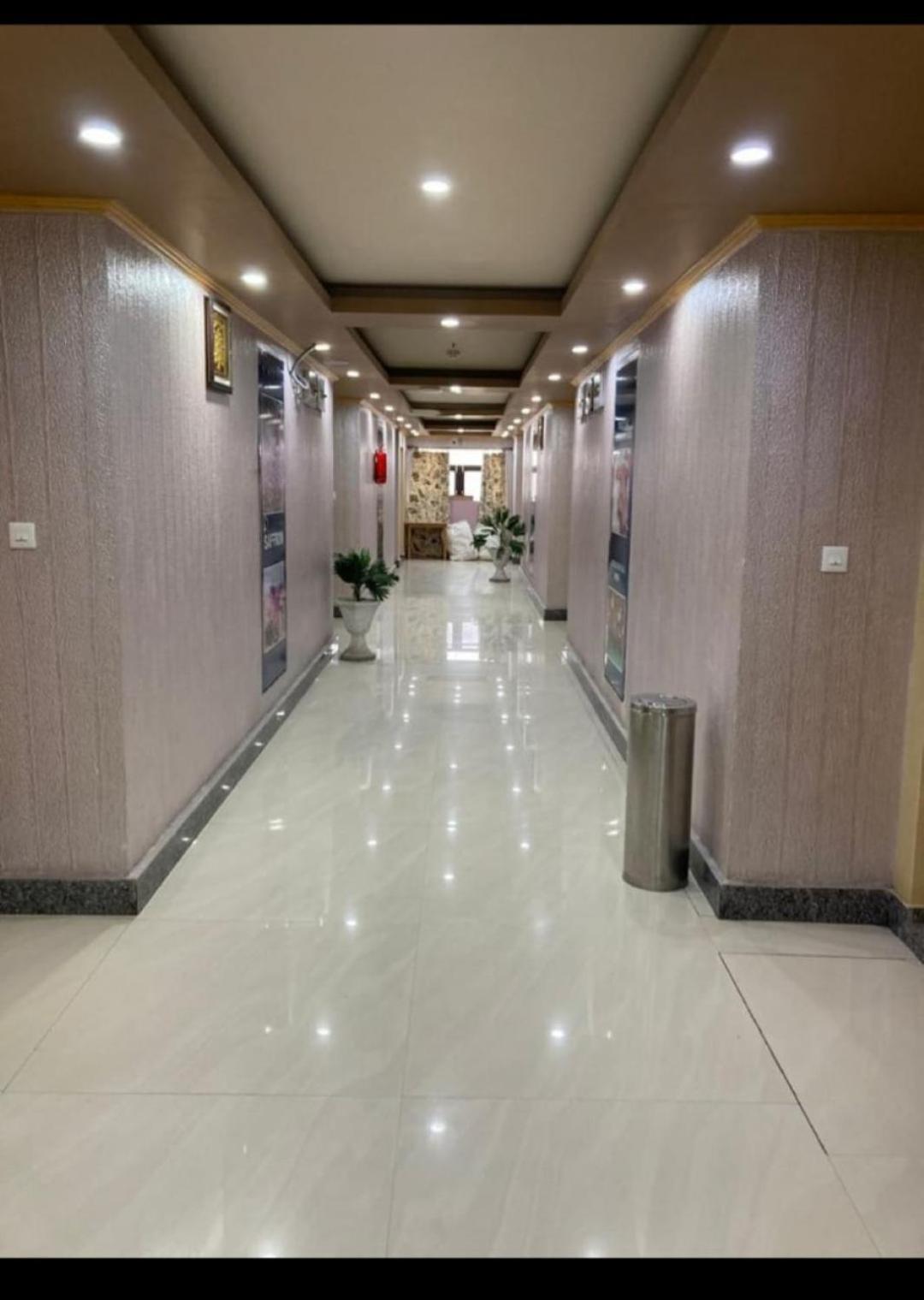 Hotel Shefaf Durgjan エクステリア 写真