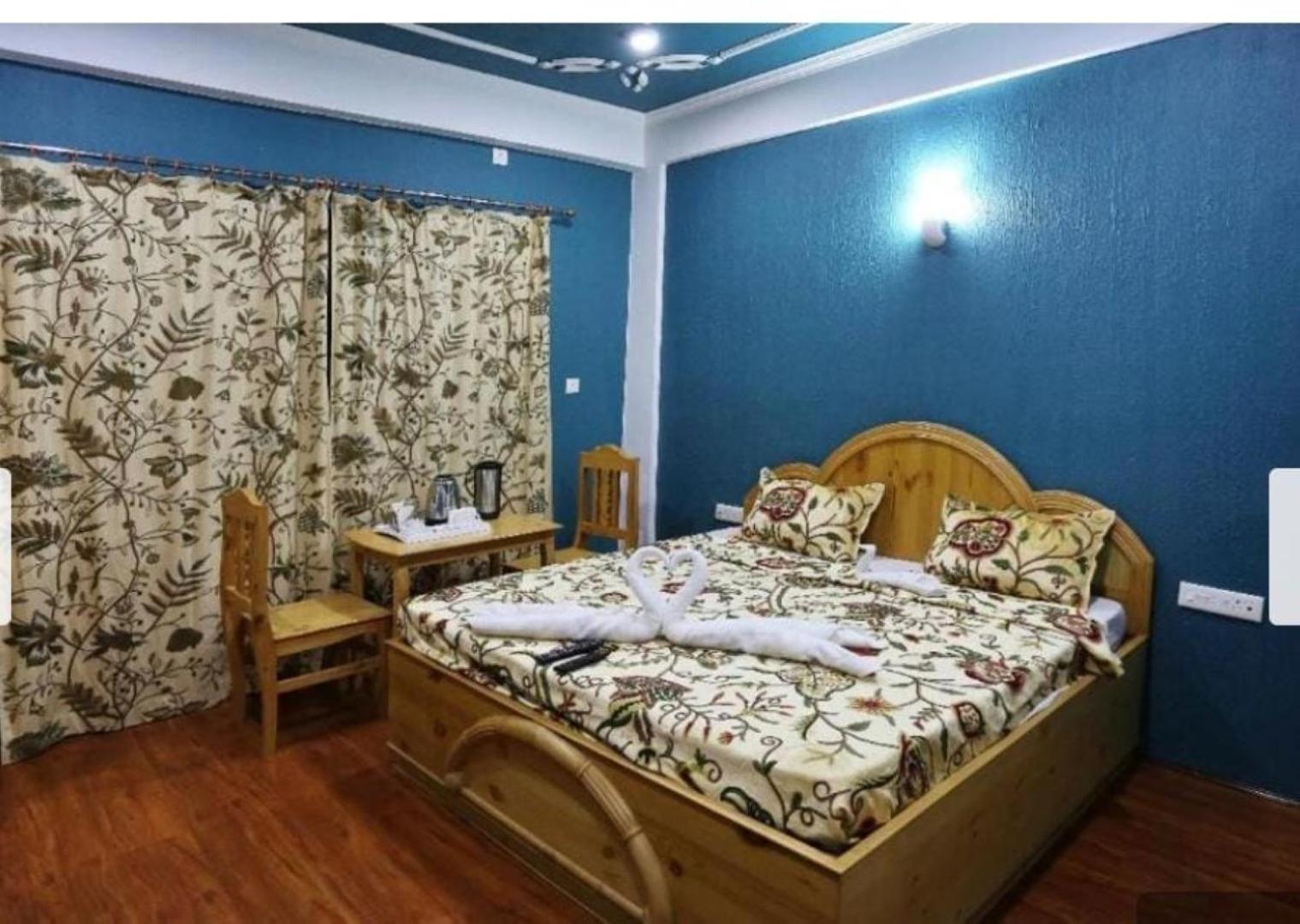 Hotel Shefaf Durgjan エクステリア 写真