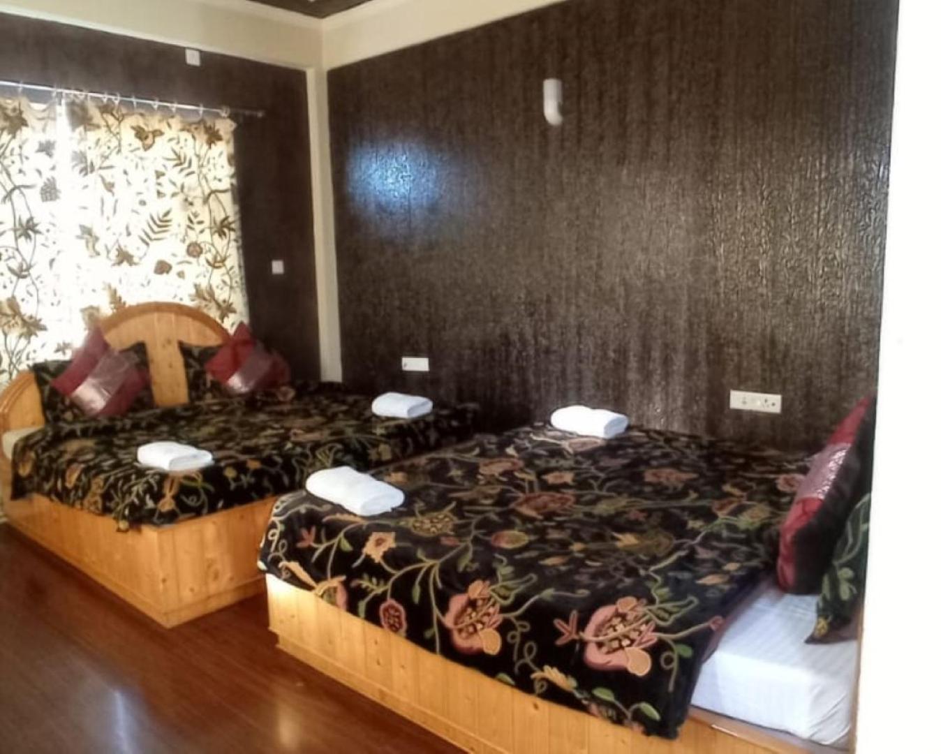 Hotel Shefaf Durgjan エクステリア 写真