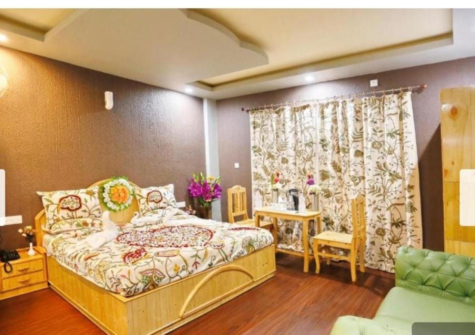 Hotel Shefaf Durgjan エクステリア 写真
