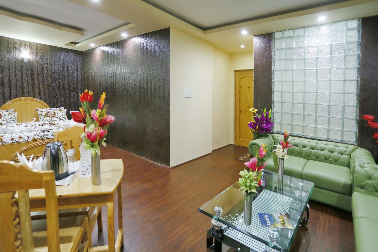 Hotel Shefaf Durgjan エクステリア 写真