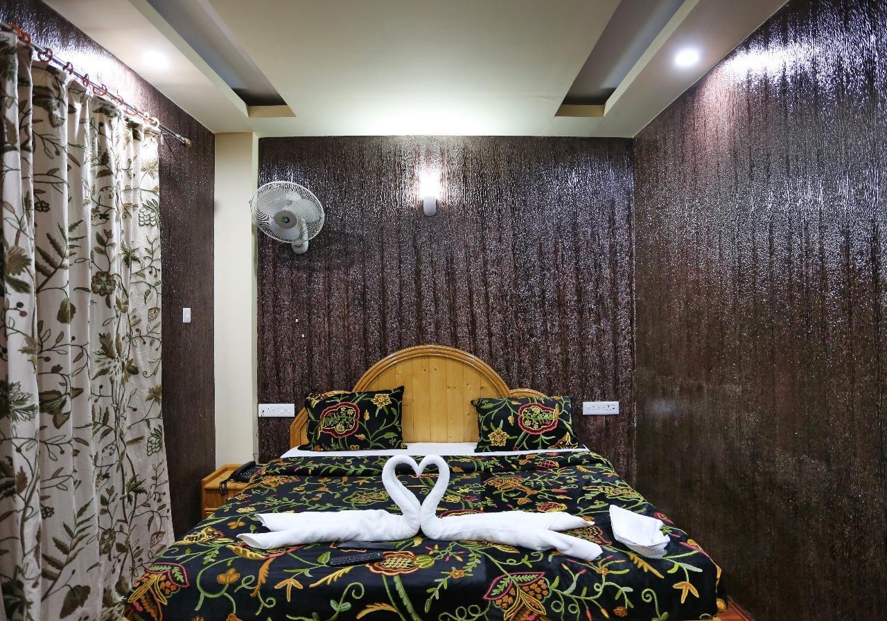 Hotel Shefaf Durgjan エクステリア 写真